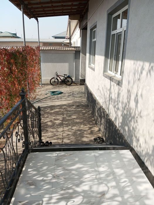 Уй сотилади. 6 соток 6 хона