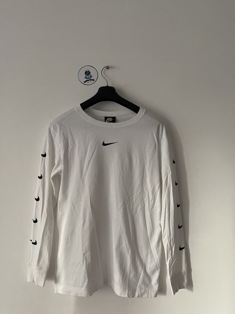 Bluza Nike impecabila