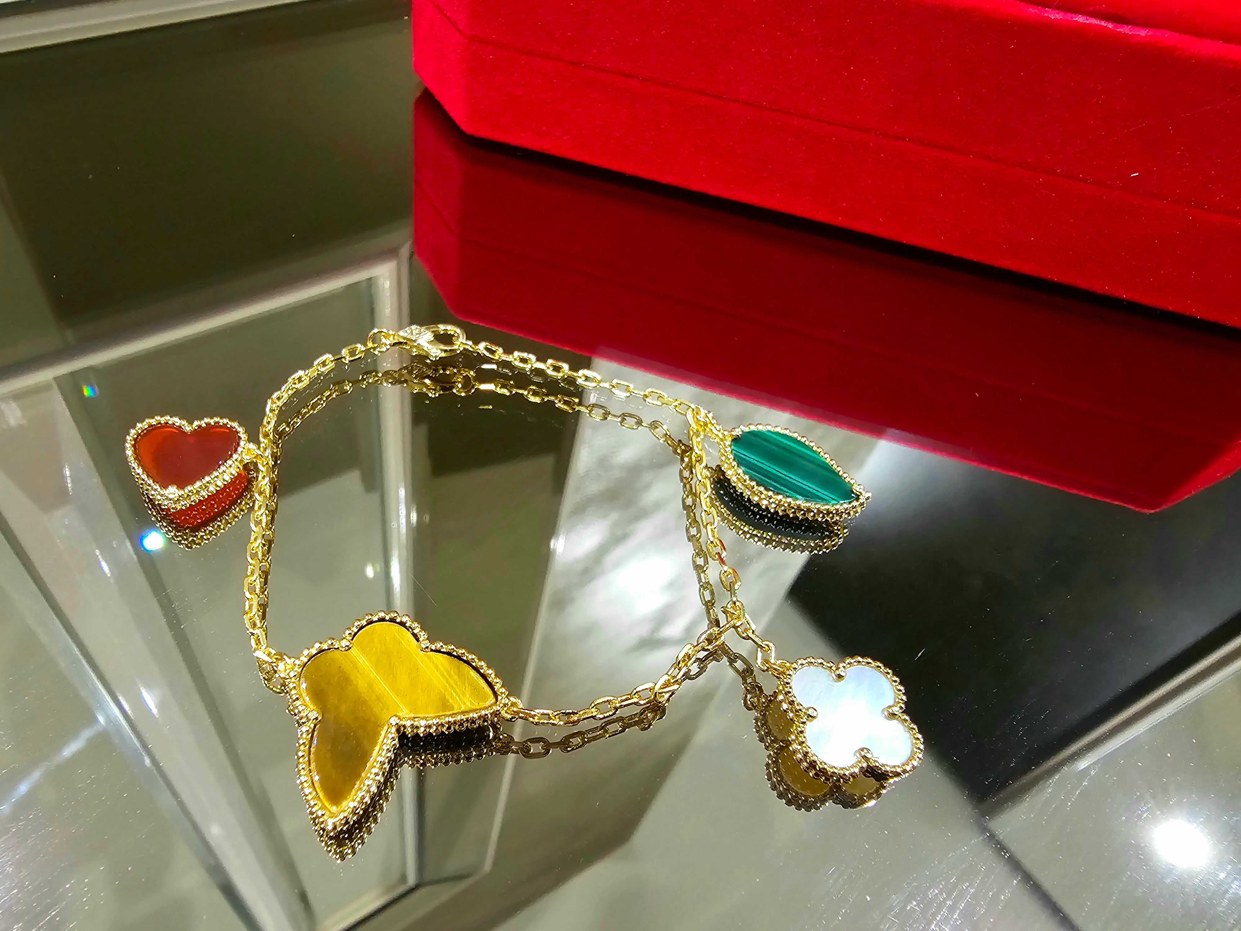 Van Cleef & Arpels VCA Gold 4 Motifs Lucky Alhambra Дамска Гривна