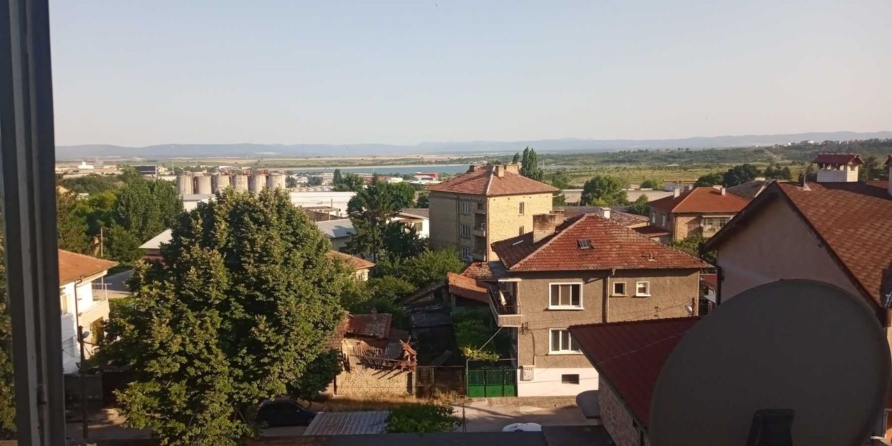 Продава се Тристаен апартамент в Шумен, Добруджански - 88 кв.м за 1073 €/кв.м - Снимка #1