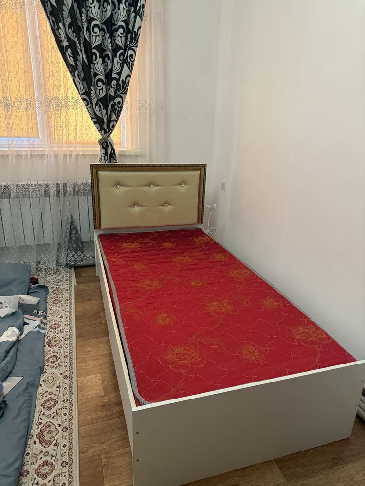 Стенка мен кровать сатылады жағдайы жақсы