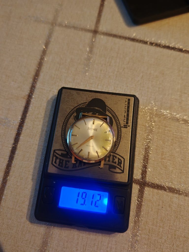 Продавам златен ръчен часовник 14к