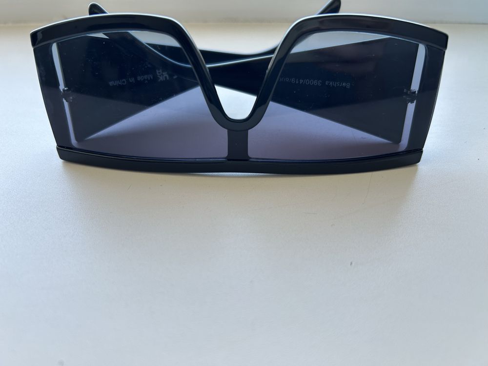 продам солнцезащитные очки Berska унисекс