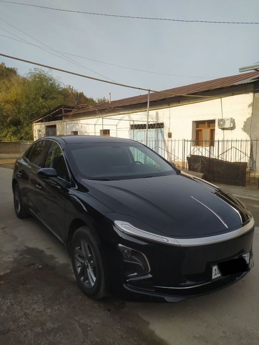 Hongqi e-km5 2025 restailing