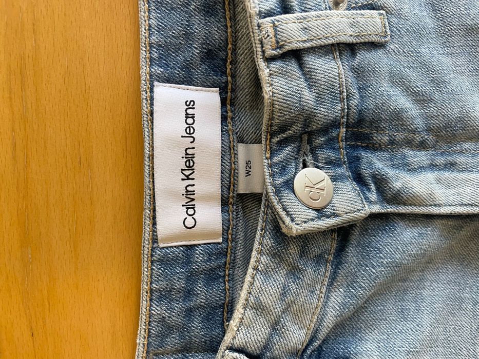 Къси панталонки Calvin Klein