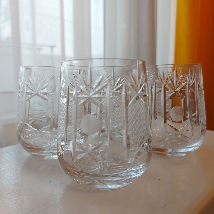 Кристални чаши продавам