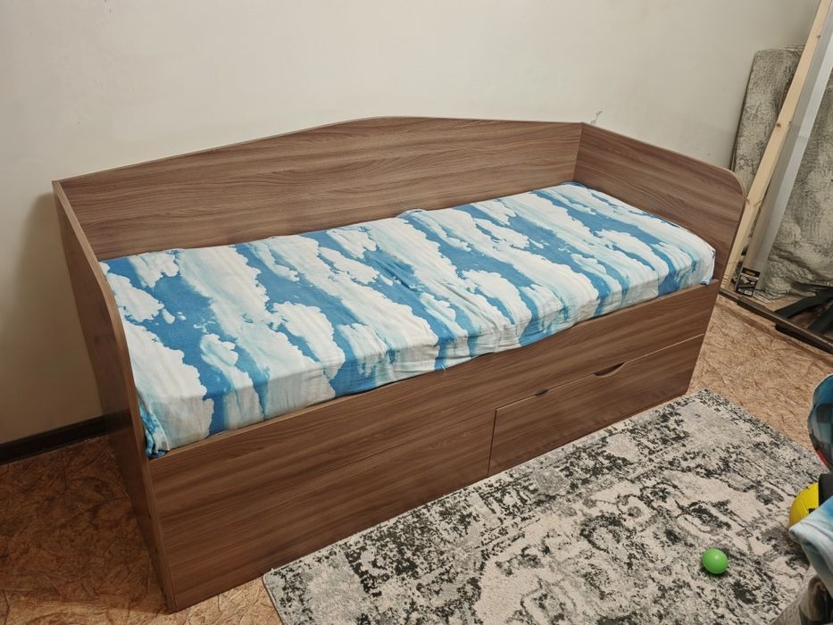 Продам кровать детскую