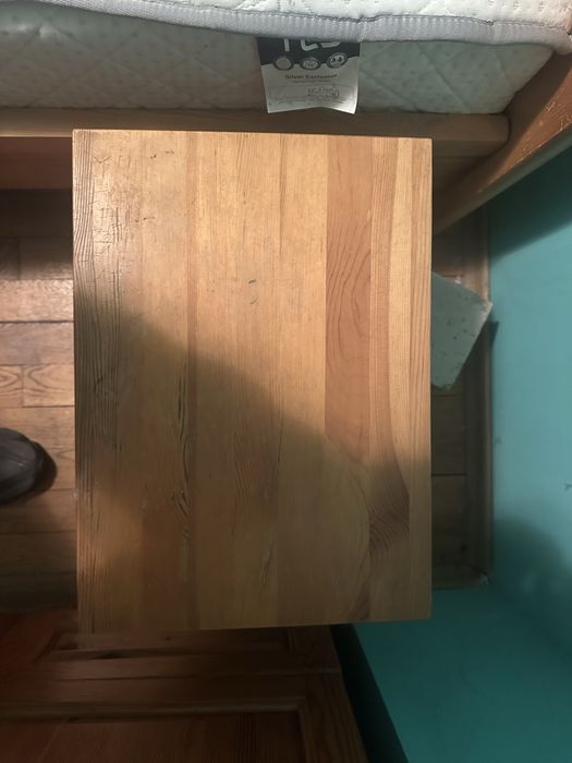 Легло с матрак и нощни шкафчета