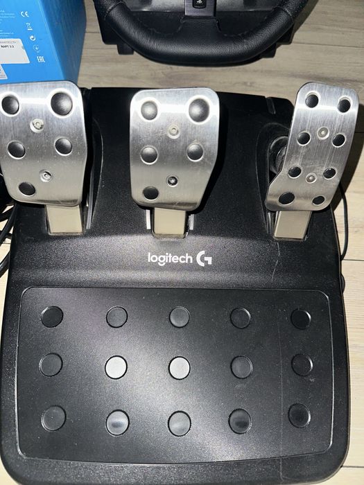 Volan Logitech G29 + Pedale + Schimbător – Set complet, stare perfecta