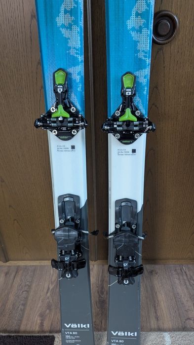 Schiuri de tură Volkl VTA 80