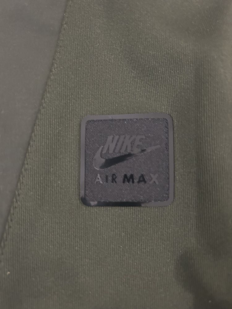 Оригинално горнище/яке на nike air max