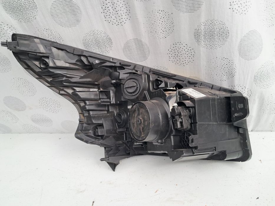 Фар Opel Vivaro  60лв