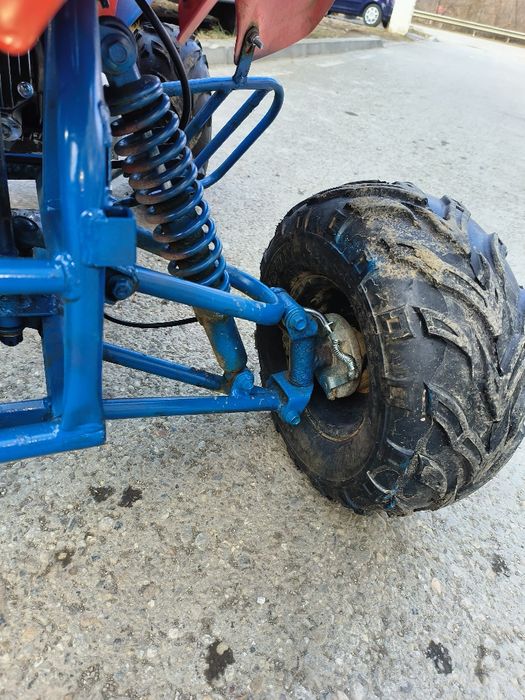 Vând sau schimb ATV