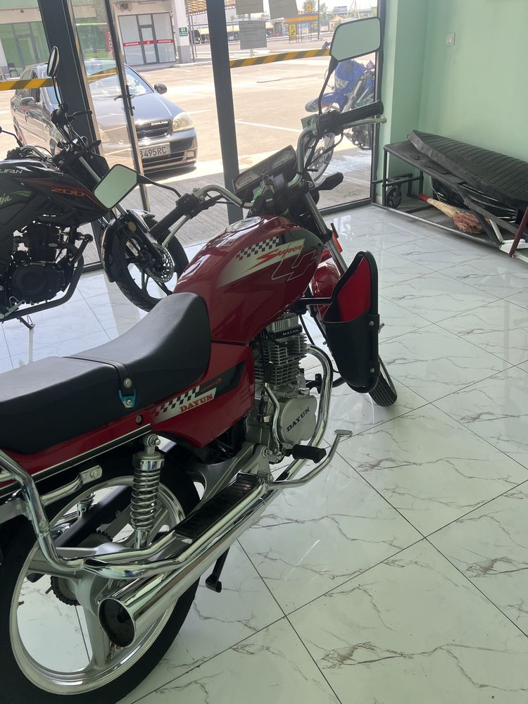 Продам мотоцикл DAYUN 150 куб год 2025