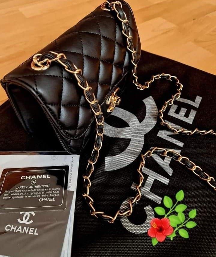 Geanta Ch mini logo metalic auriu, saculet, eticheta incluse