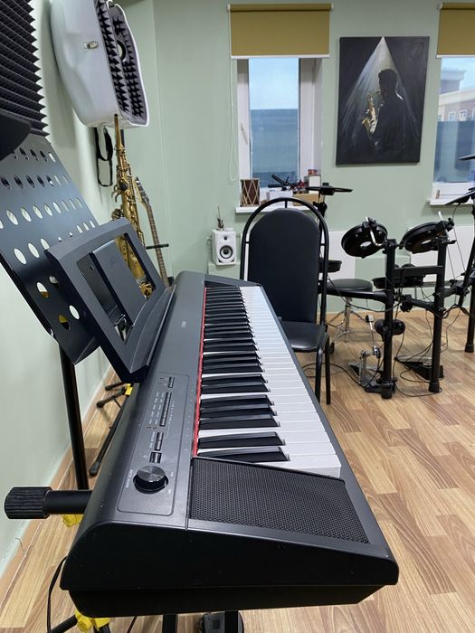 Продам цифровое пианино YAMAHA