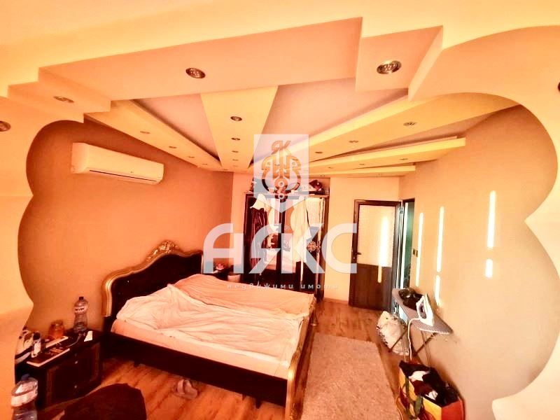 Двустаен апартамент в кв. Редута