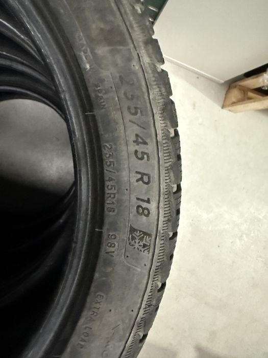 Vand Michelin Alpin 5 235/45/18 XL