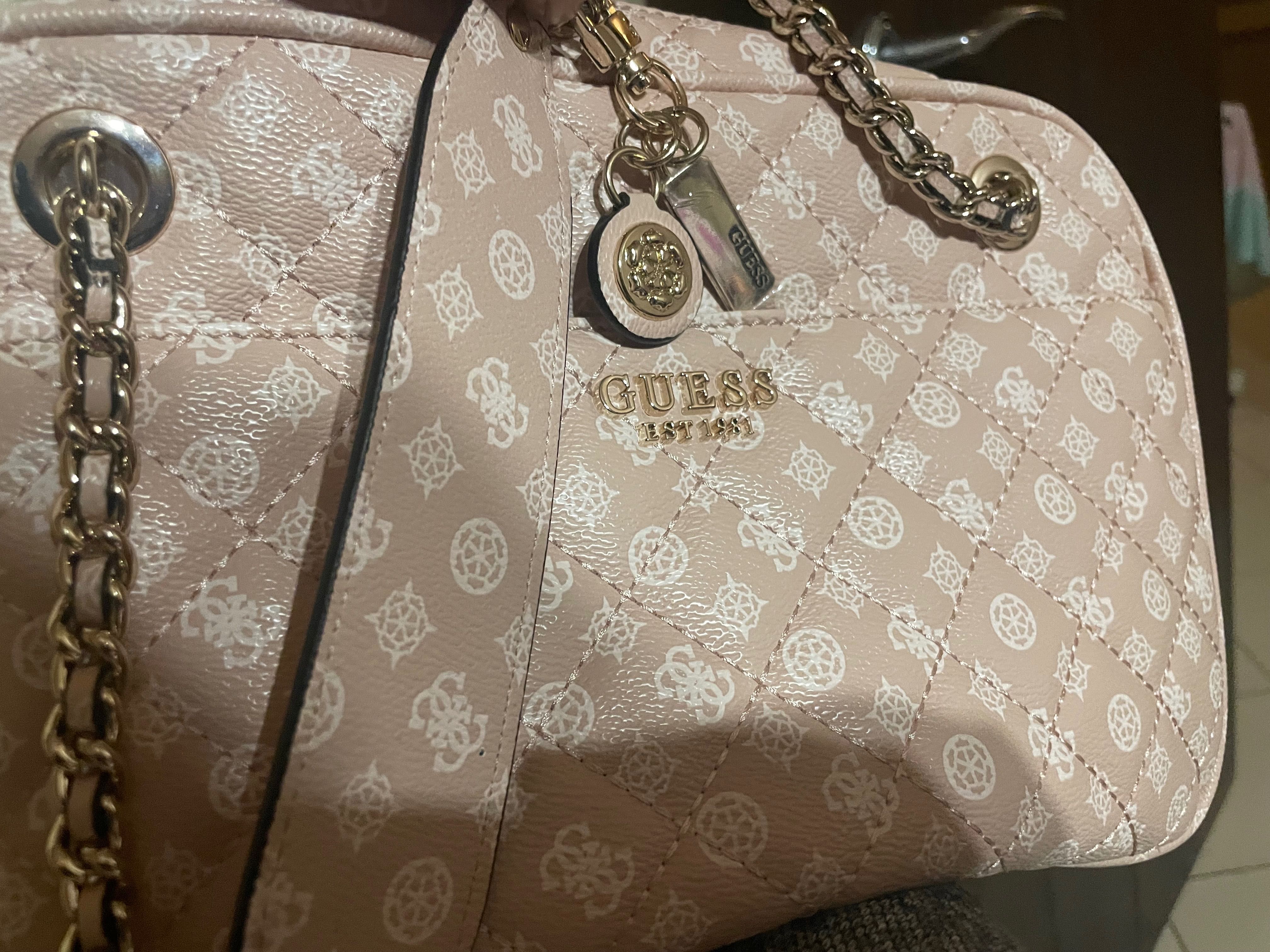 Луксозна чанта GUESS