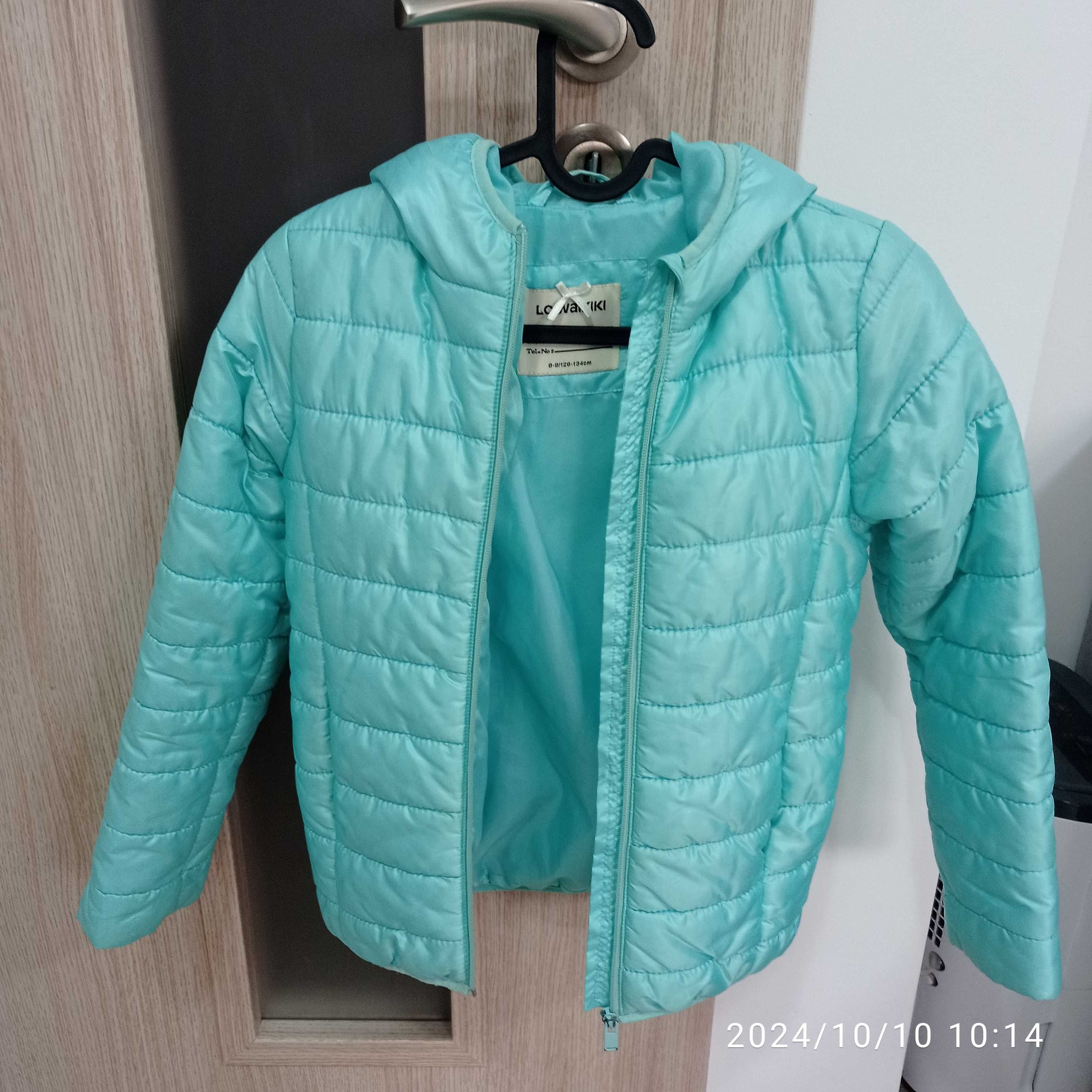Продавам детско яке LC WAIKIKI за момиче