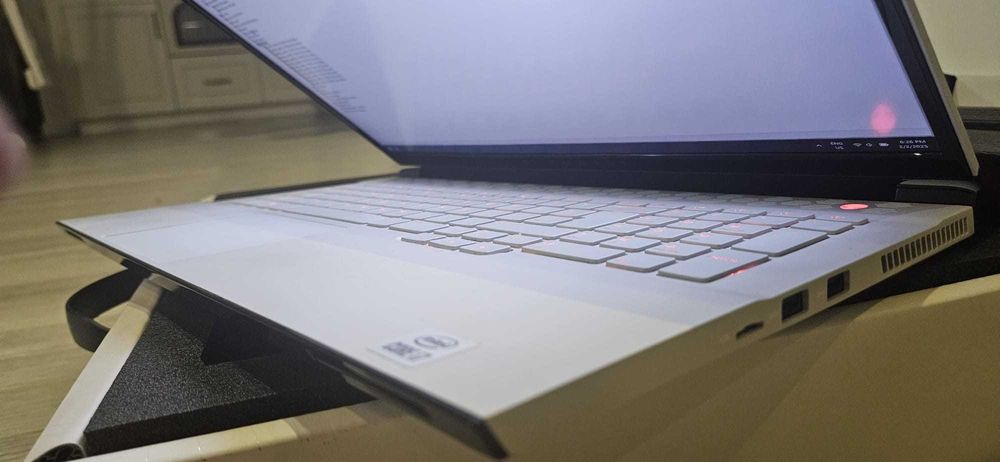 Alienware 17 inch m17