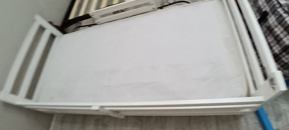 Продам кровать детскую