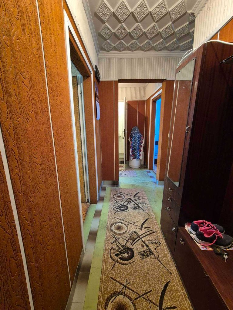 Продава се Четиристаен апартамент в Плевен, Дружба 2 - 85 кв.м за 989 €/кв.м - Снимка #10