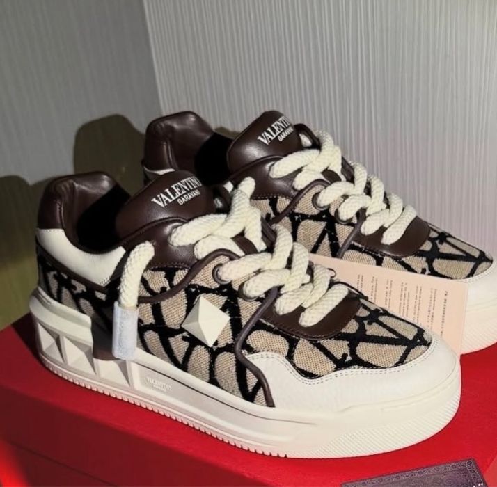 Adidasi valentino garavani