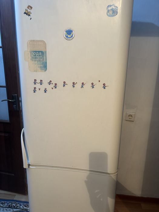 Холодельник ремонт көрмеген асты үсті бәрі жақсы жұмыс жасайды