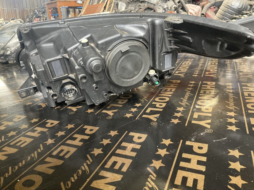 Range rover Vogue 2014 година Фарове Оборудвани