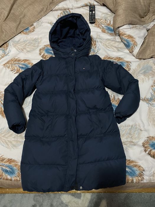 Geacă Tommy Hilfiger de băieți 12-14 ani. Model mai lung