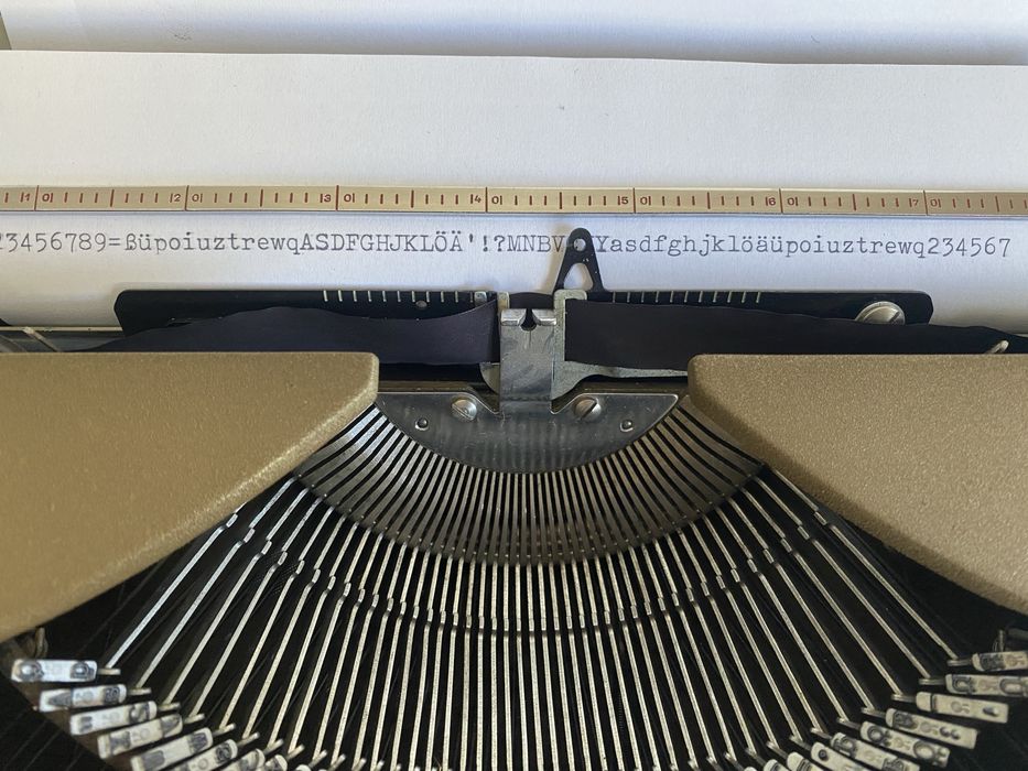 Masina de scris consul army