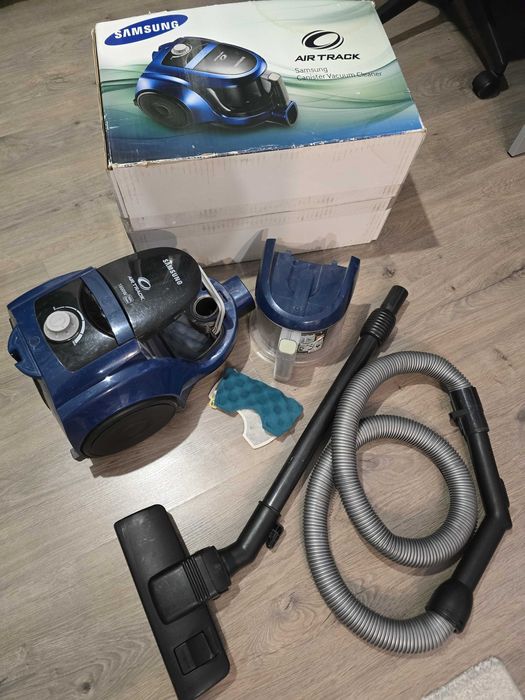 Aspirator fara sac Samsung SC4550 defect (de reparat / folosit parti)
