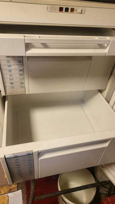 Продавам фризер БЕКО