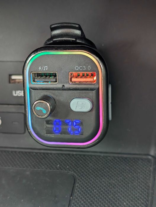 Modulator FM Bluetooth,  LED, BASS BOOSTER, Fast Charging