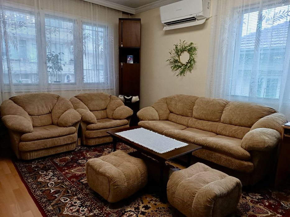 Комплект мека мебел – разтегателен диван + 2 фотьойла + 2 табуретки