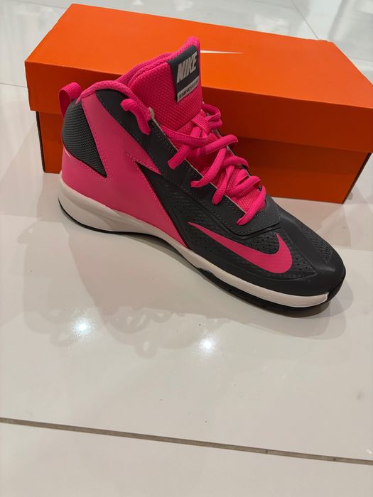 Дамски спортни обувки Nike