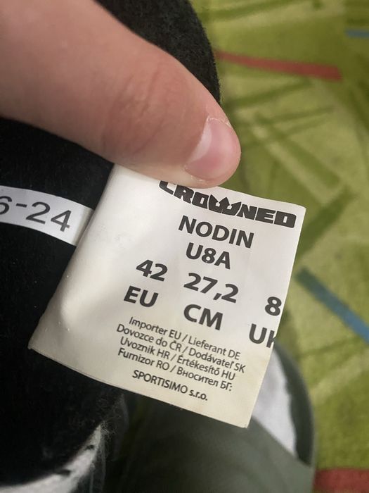 patine de hochei crowned