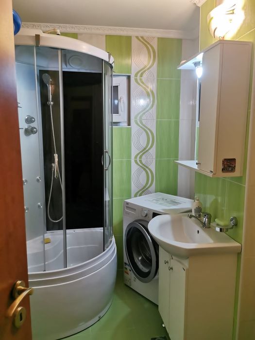 Închiriez apartament 2 camere decomandat – zona Nufărul, etajul 2