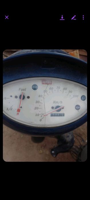 Vând sau dezmembrez scuter Aprilia scarabeo 49cc 2t