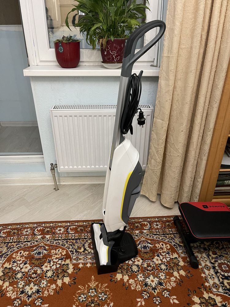 Продам электрошвабру Karcher