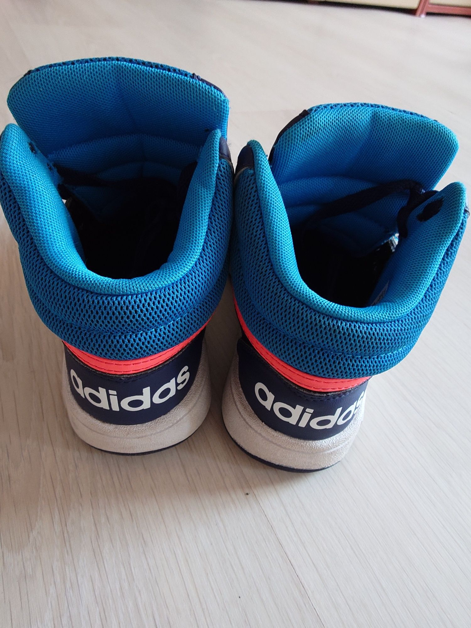 Високи кецове Adidas