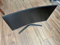 Monitorul de gaming curbat Samsung