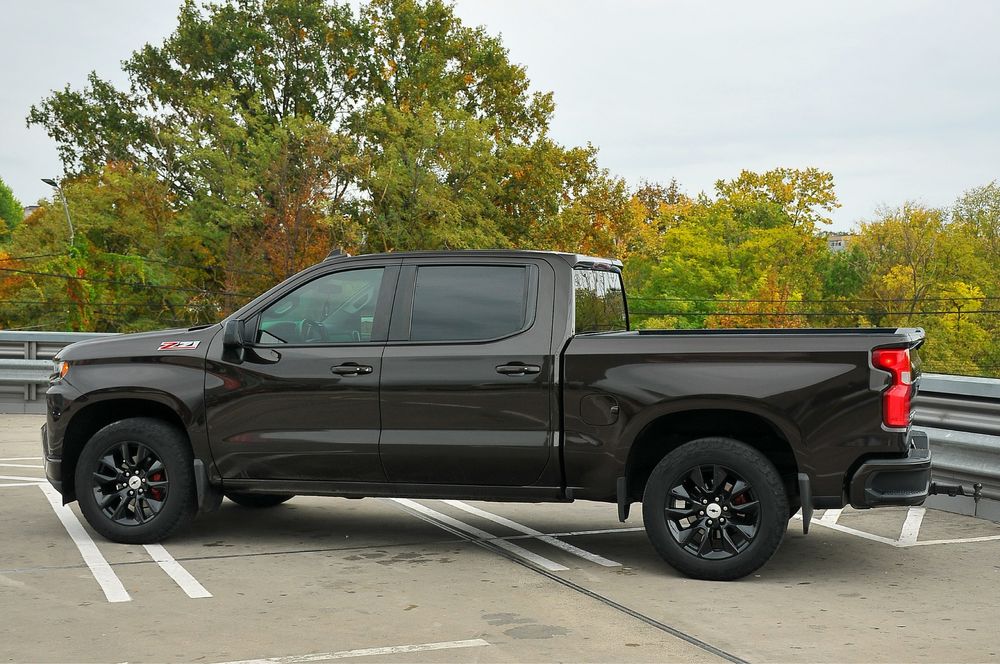 Chevrolet Silverado RST/ZL1 versiune Long/Accept unele variante