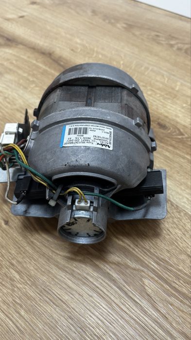 Motor masina de spalat wirlpool Nidec WU126T55W00