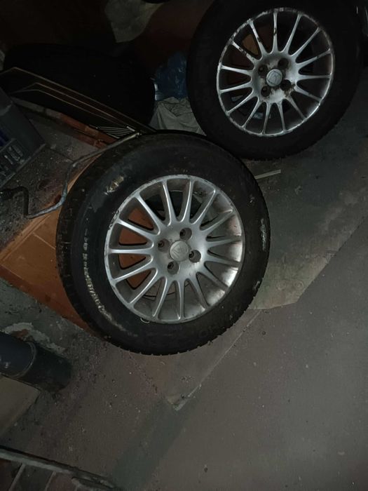 Зимни гуми 195/65/15 и джанти за Хонда сивик