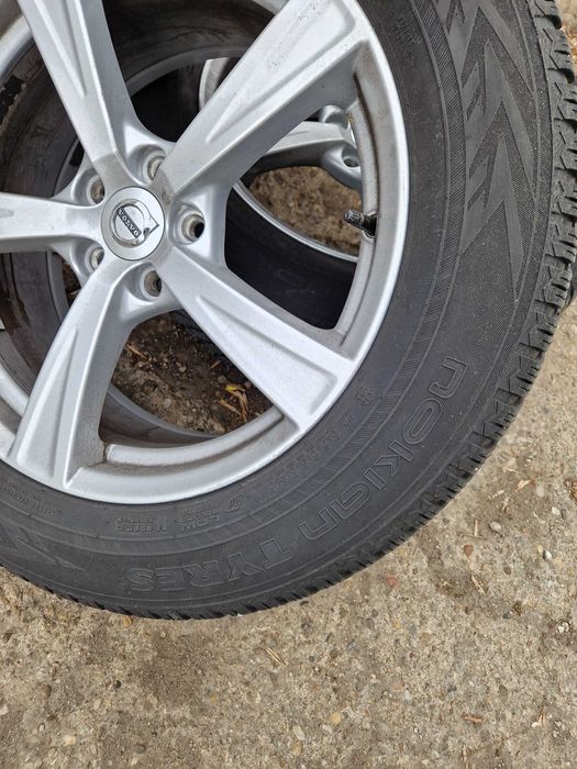 Jante aliaj Volvo R18 cu anvelope iarna 4bucati