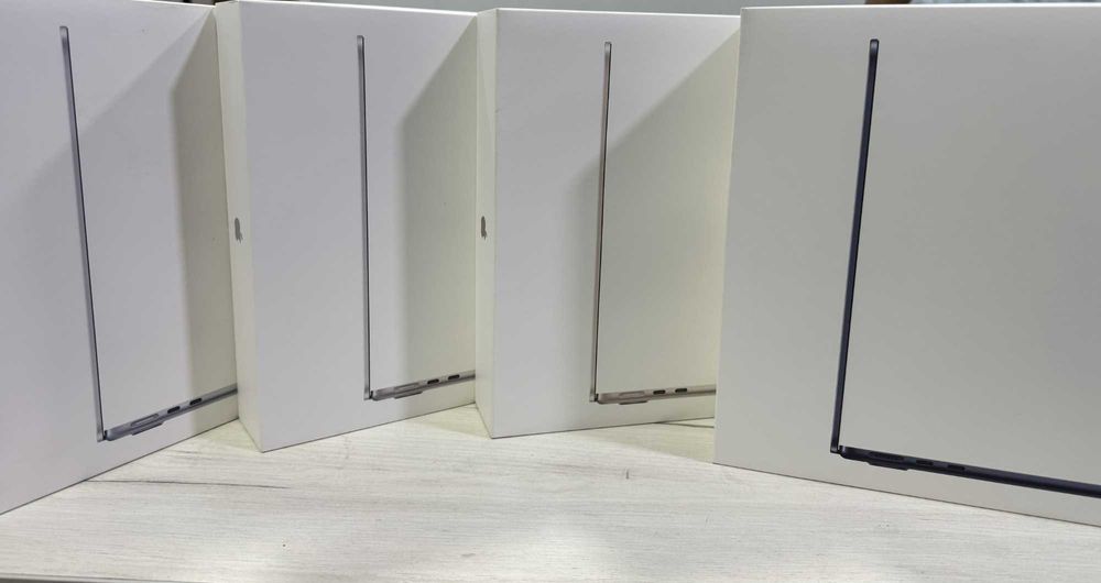 Macbook air m4 16/256/13 inch