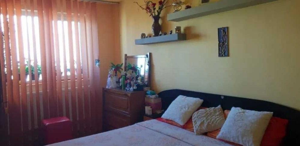 Vand Apartament 3 camere zona Zahana Str Primaveri