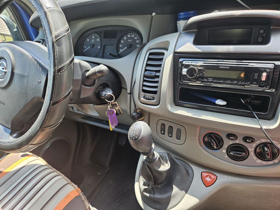 Opel Vivaro 8+1 L2H1